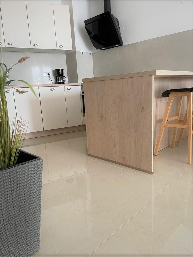 Giovanna Apartment With Terrace And Free Parking Pula Zewnętrze zdjęcie